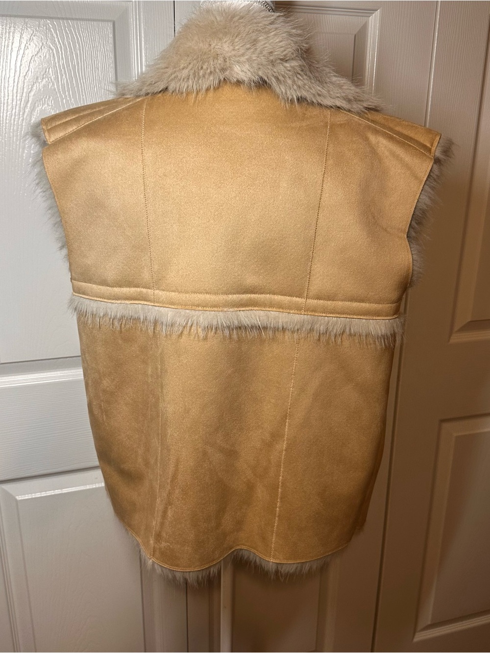 Elan Tan Suede Vest with Cream Fur Collar - Picture 4 of 6